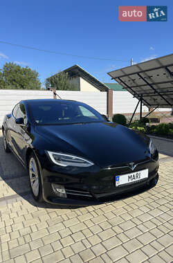 Tesla Model S  2019