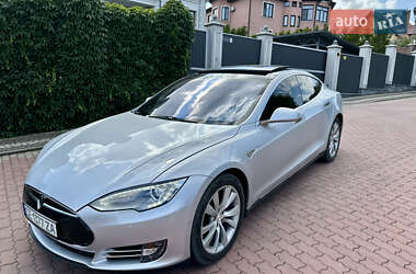 Tesla Model S  2015