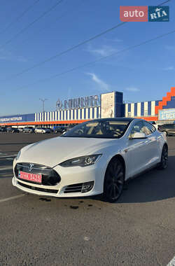 Tesla Model S 2012