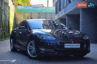 Tesla Model S 2014