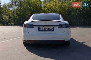 Лифтбек Tesla Model S 2015 в Ирпене