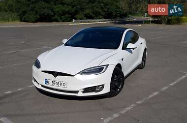Лифтбек Tesla Model S 2015 в Ирпене