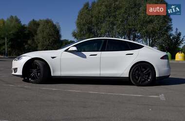 Лифтбек Tesla Model S 2015 в Ирпене