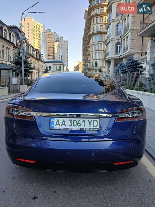 Лифтбек Tesla Model S 2019 в Киеве