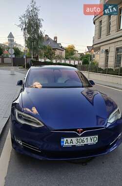Лифтбек Tesla Model S 2019 в Киеве