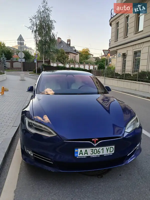 Tesla Model S 2019