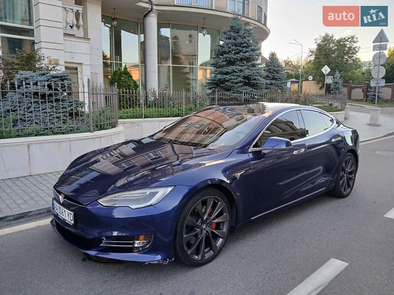 Лифтбек Tesla Model S 2019 в Киеве