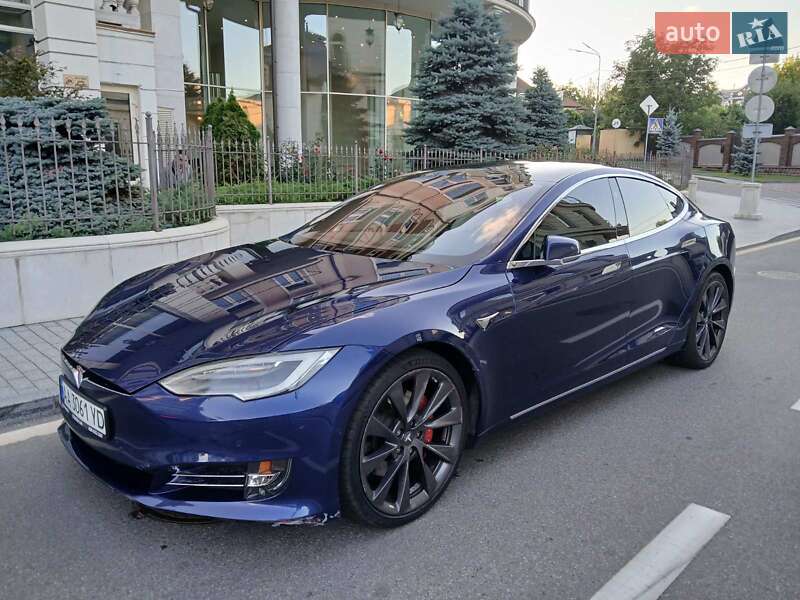 Лифтбек Tesla Model S 2019 в Киеве