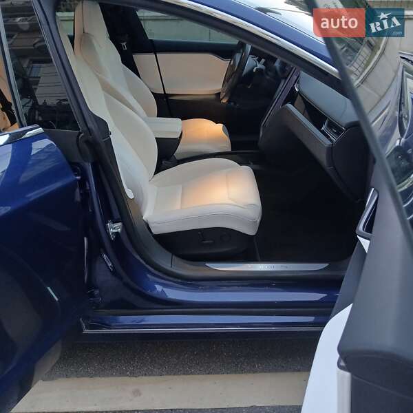 Лифтбек Tesla Model S 2019 в Киеве