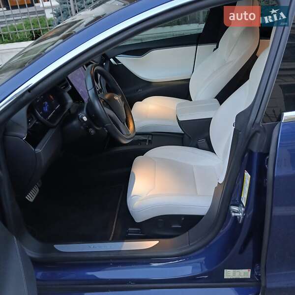 Лифтбек Tesla Model S 2019 в Киеве