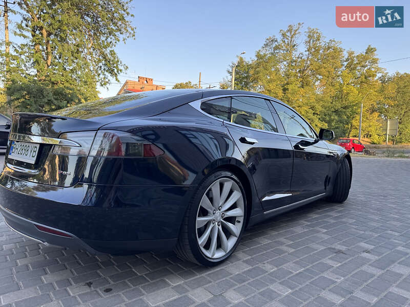 Лифтбек Tesla Model S 2014 в Одессе
