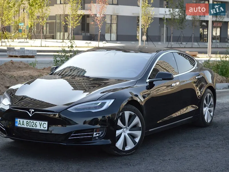 Tesla Model S 2020