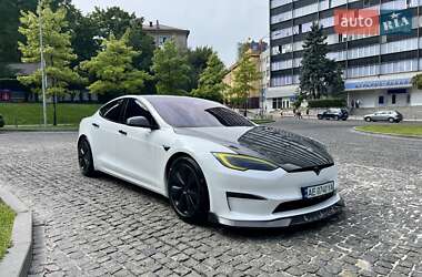 Tesla Model S  2022