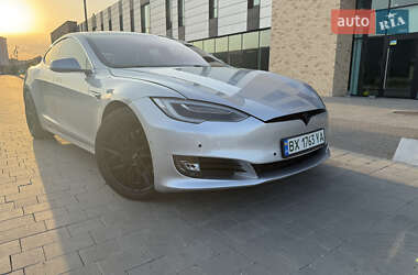 Лифтбек Tesla Model S 2017 в Хмельницком