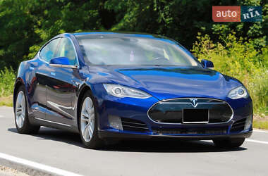 Tesla Model S  2015
