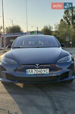 Лифтбек Tesla Model S 2016 в Киеве