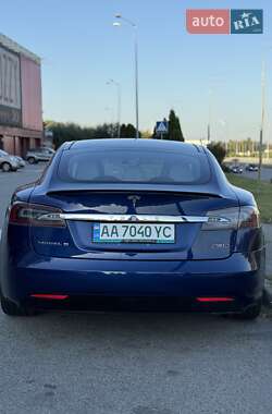 Лифтбек Tesla Model S 2016 в Киеве