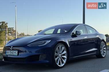 Лифтбек Tesla Model S 2016 в Киеве