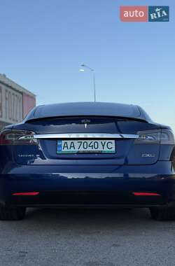 Лифтбек Tesla Model S 2016 в Киеве