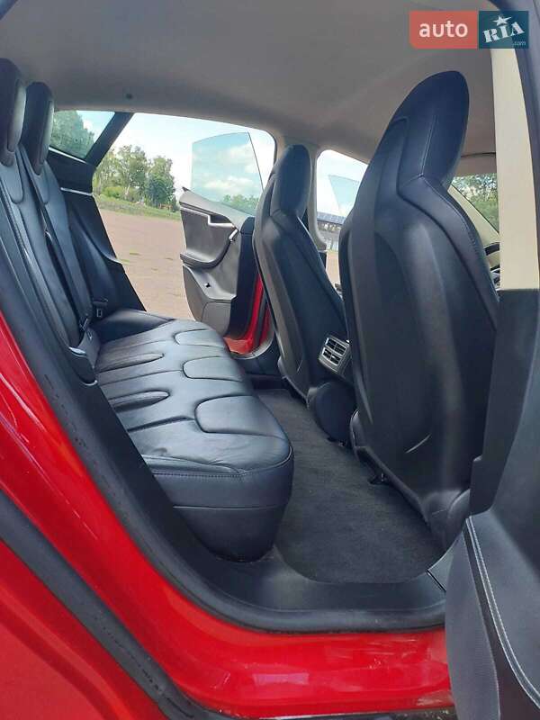 Лифтбек Tesla Model S 2014 в Тростянце фото 17 Лифтбек Tesla Model S 2014 в Тростянце