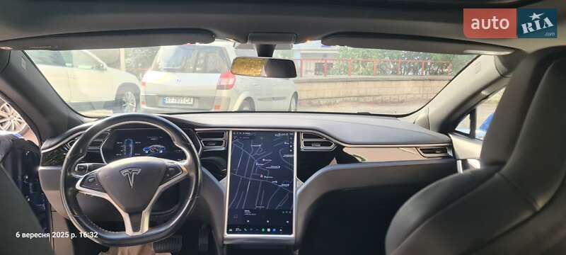 Лифтбек Tesla Model S 2017 в Ивано-Франковске