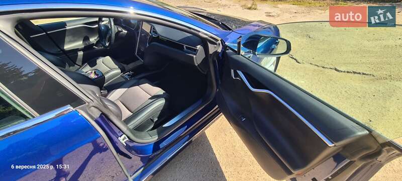 Лифтбек Tesla Model S 2017 в Ивано-Франковске