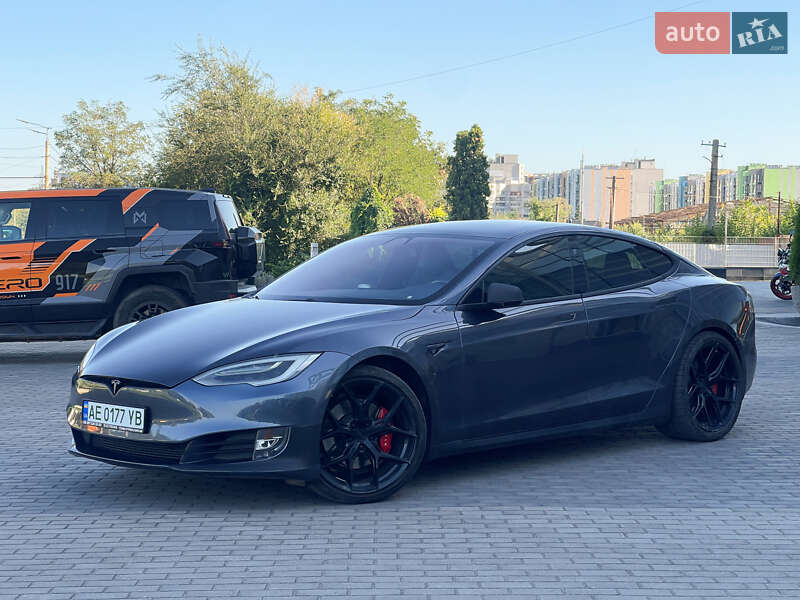 Лифтбек Tesla Model S 2019 в Днепре