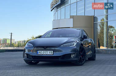 Tesla Model S  2019