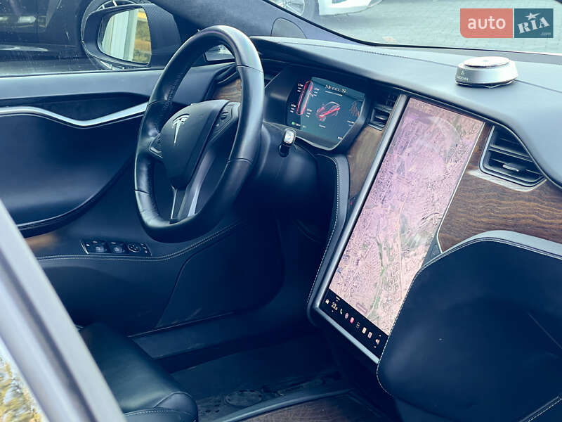 Лифтбек Tesla Model S 2019 в Днепре