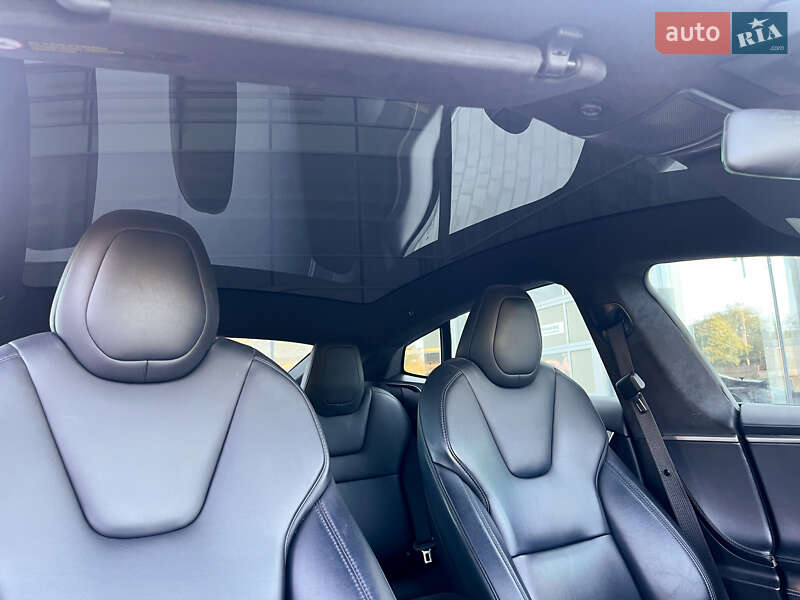 Лифтбек Tesla Model S 2019 в Днепре