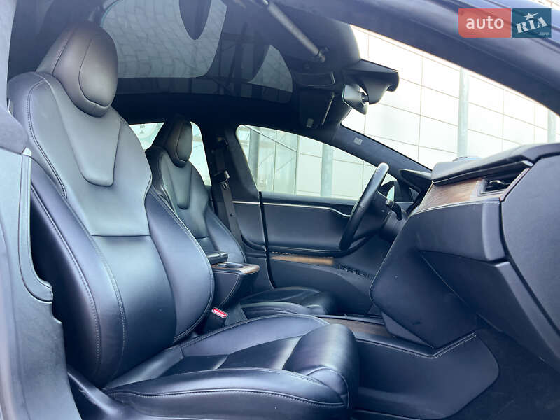 Лифтбек Tesla Model S 2019 в Днепре