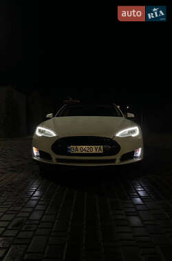 Tesla Model S 2014