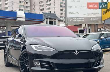 Tesla Model S  2019