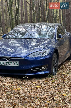 Tesla Model S  2020