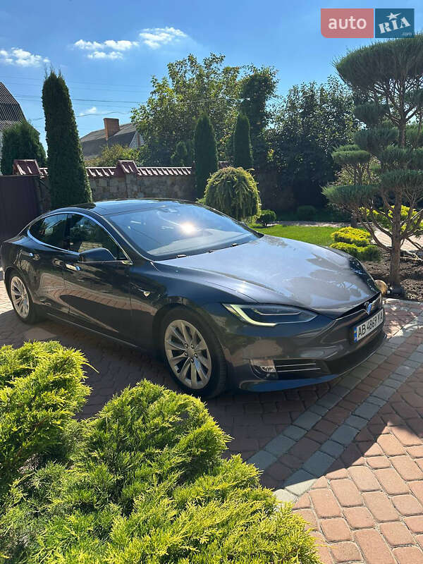 Tesla Model S 2016