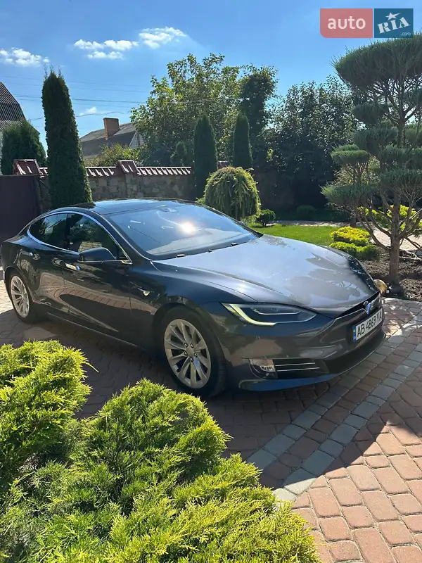 Tesla Model S 2016