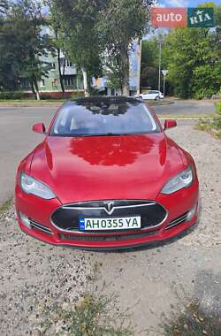 Tesla Model S  2015