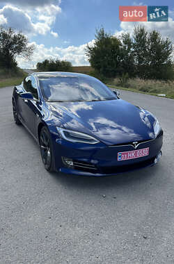Tesla Model S  2020