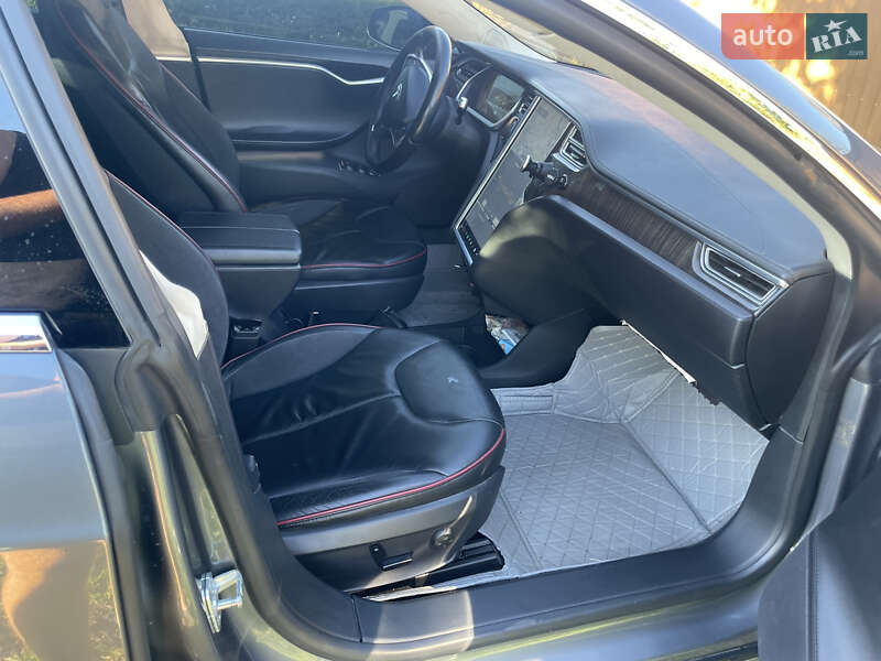 Ліфтбек Tesla Model S 2013 в Ковелі