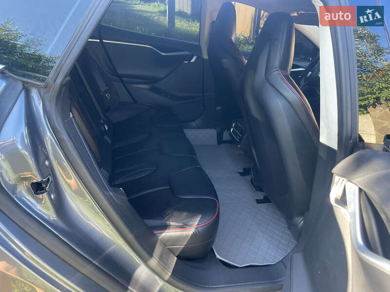 Ліфтбек Tesla Model S 2013 в Ковелі