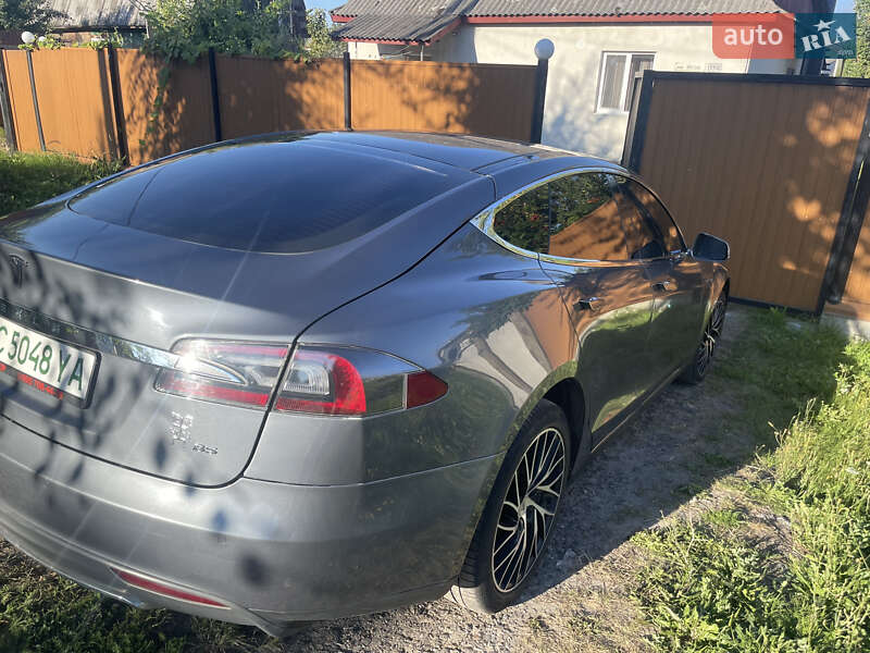 Ліфтбек Tesla Model S 2013 в Ковелі