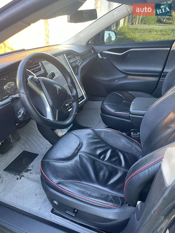 Ліфтбек Tesla Model S 2013 в Ковелі