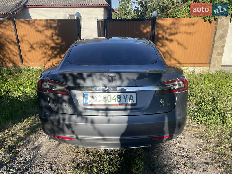 Ліфтбек Tesla Model S 2013 в Ковелі