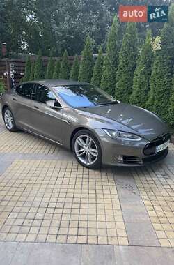 Tesla Model S  2015