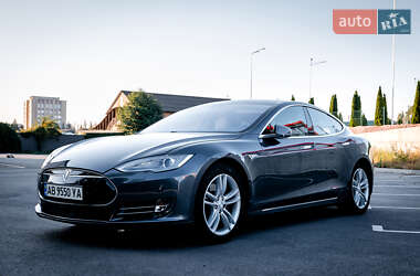 Tesla Model S  2015