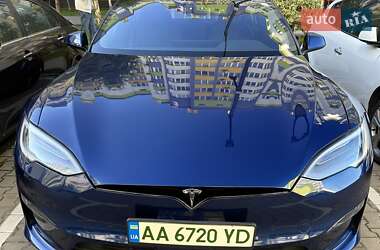 Tesla Model S  2021