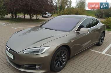 Tesla Model S  2015
