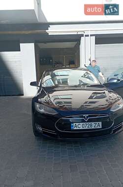 Tesla Model S  2015