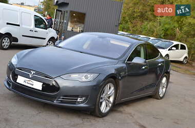 Tesla Model S  2015