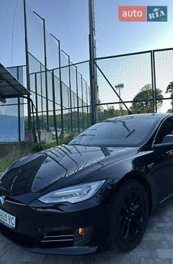 Лифтбек Tesla Model S 2016 в Львове